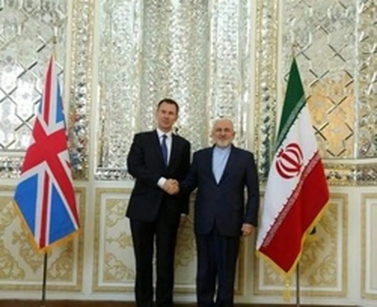 توئیت سفارت انگلیس در تهران درباره دیدار ظریف و هانت +عکس
