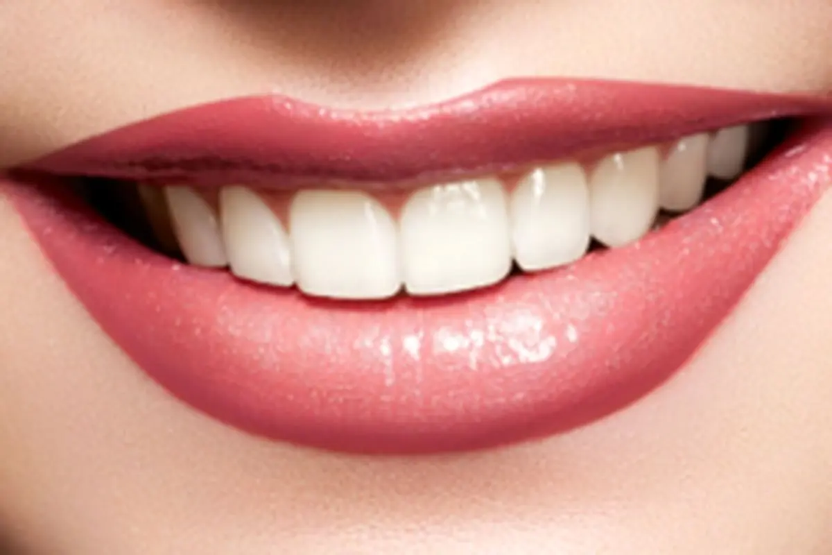 ترفند‌های ارزان برای سفید کردن دندان‌ها