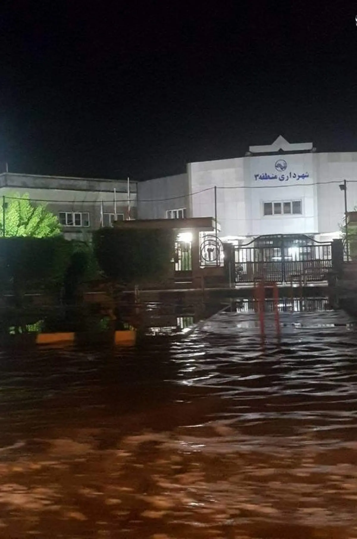 سیل در خیابان‌ های اهواز +عکس