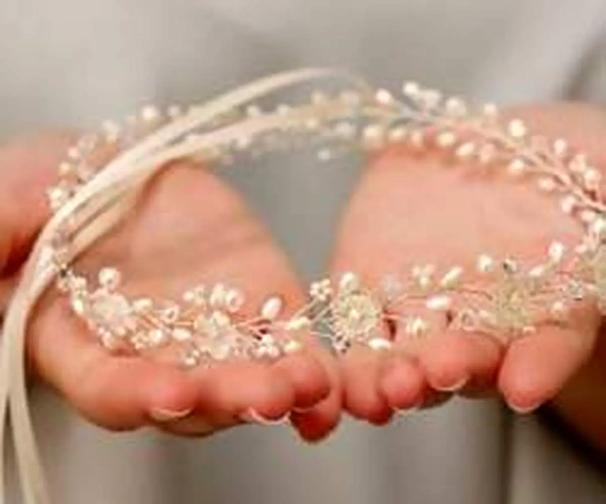 تاج ظریف دخترانه برای موی مجلسی