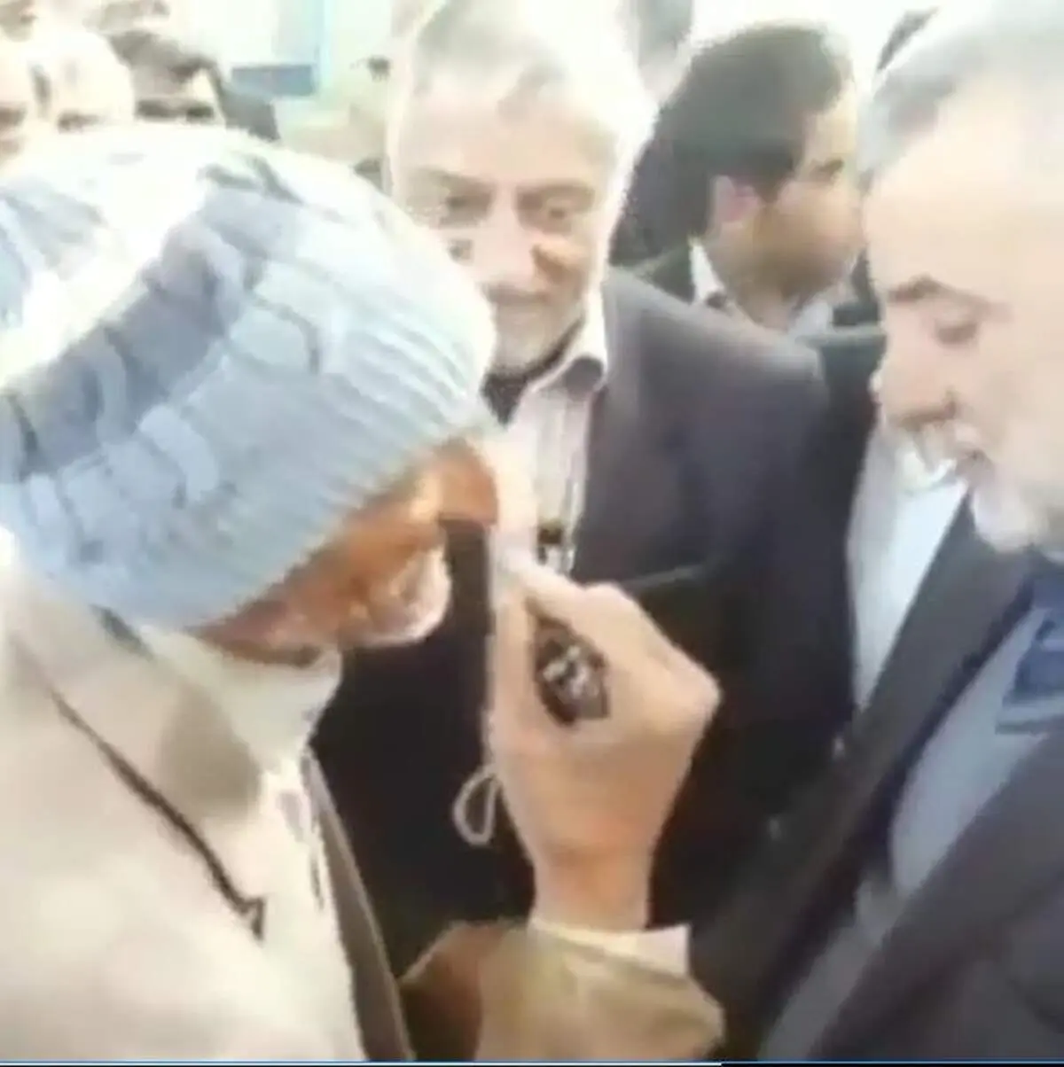 ویدیو| هشدار پیرمرد طبسی به وزیر کشاورزی: خودتان می‌دانید و ممکلت‌تان!