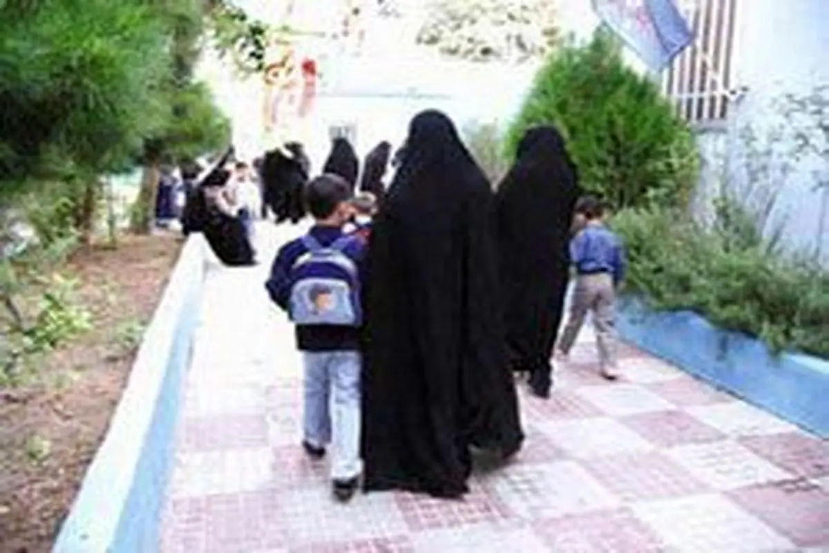دریافت «پول» بابت هزینههای متفرقه مدارس تخلف است