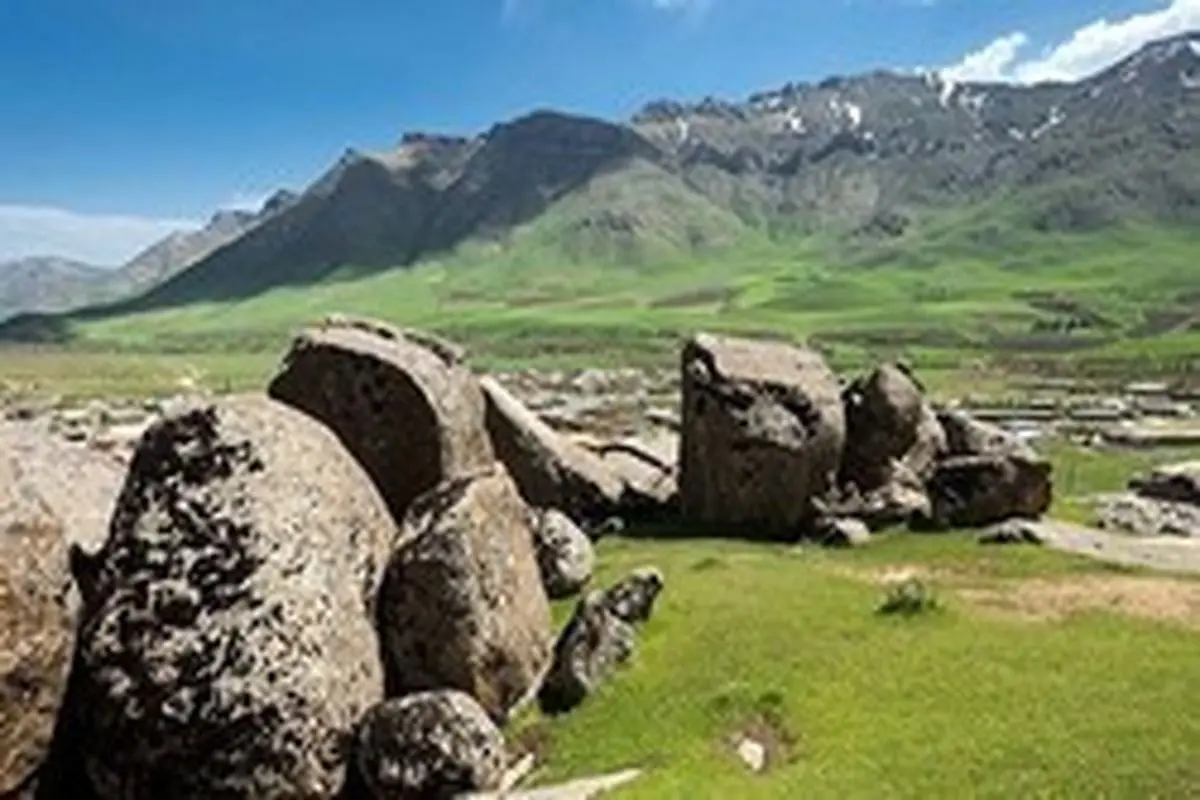 روستای خورنج در پیرانشهر، سرزمین سنگ‌های گرانیتی