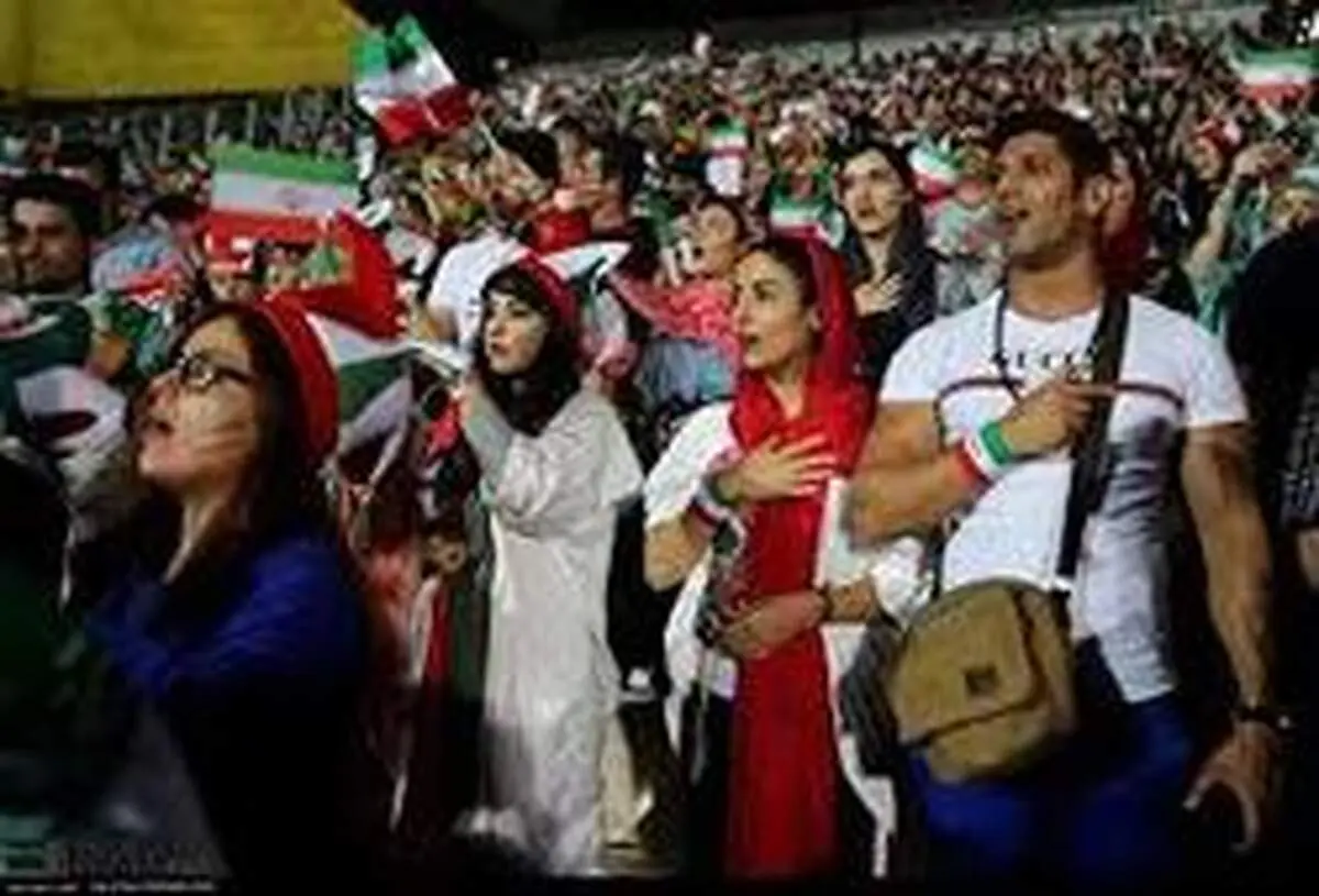 روزنامه جمهوری اسلامی:انگ تحجر بهتر از حضور زنان در ورزشگاه است