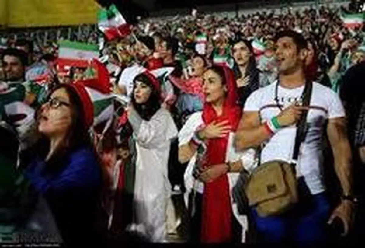 روزنامه جمهوری اسلامی:انگ تحجر بهتر از حضور زنان در ورزشگاه است