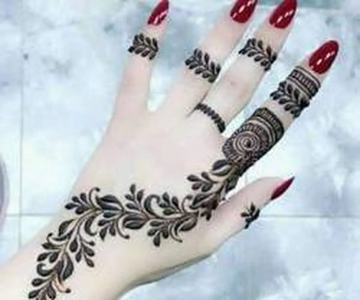 مدل‌های زیبا و پرطرفدار طراحی با حنا روی دست