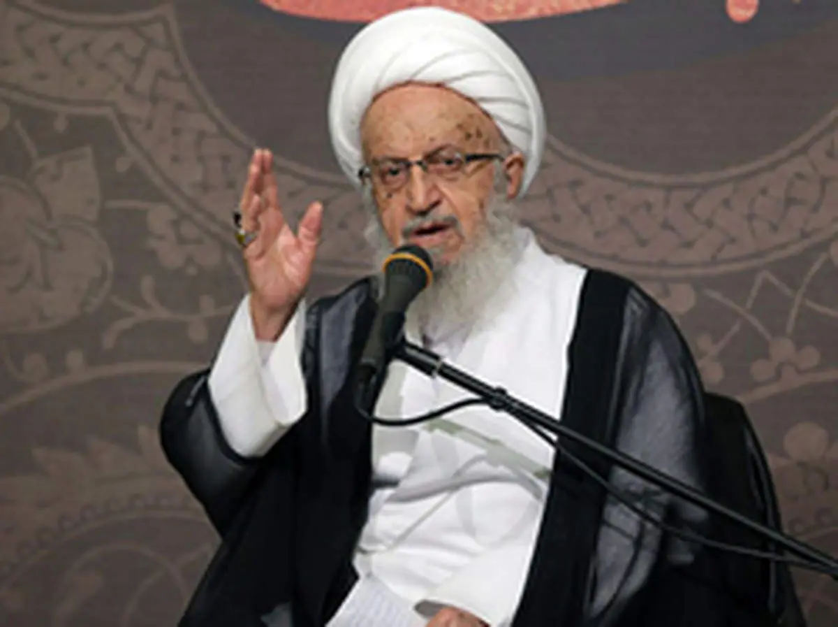 آیت‌الله مکارم: امیدواریم دولت سر مردم را به حضور زنان در ورزشگاه‌ها گرم نکند/ در دنیایی که زندگی می‌کنیم یک دیکتاتوری وحشیانه حاکم است