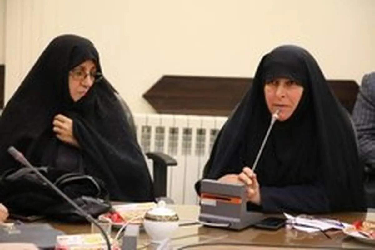 ابتکار: ۴۰ درصد از کارمندان دولت زنان هستند