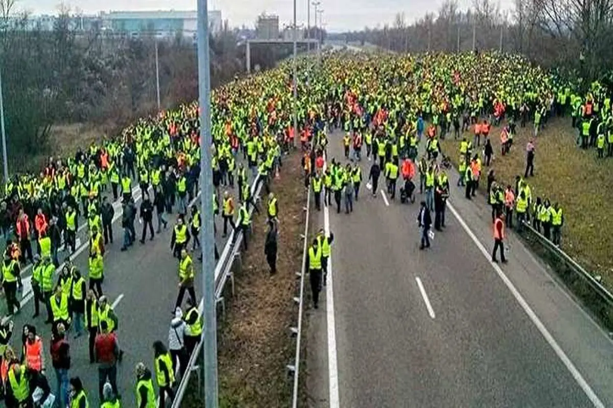«جلیقه زردها»؛ معترضان فرانسوی در بزرگ‌راه‌ها چه می‌خواهند؟