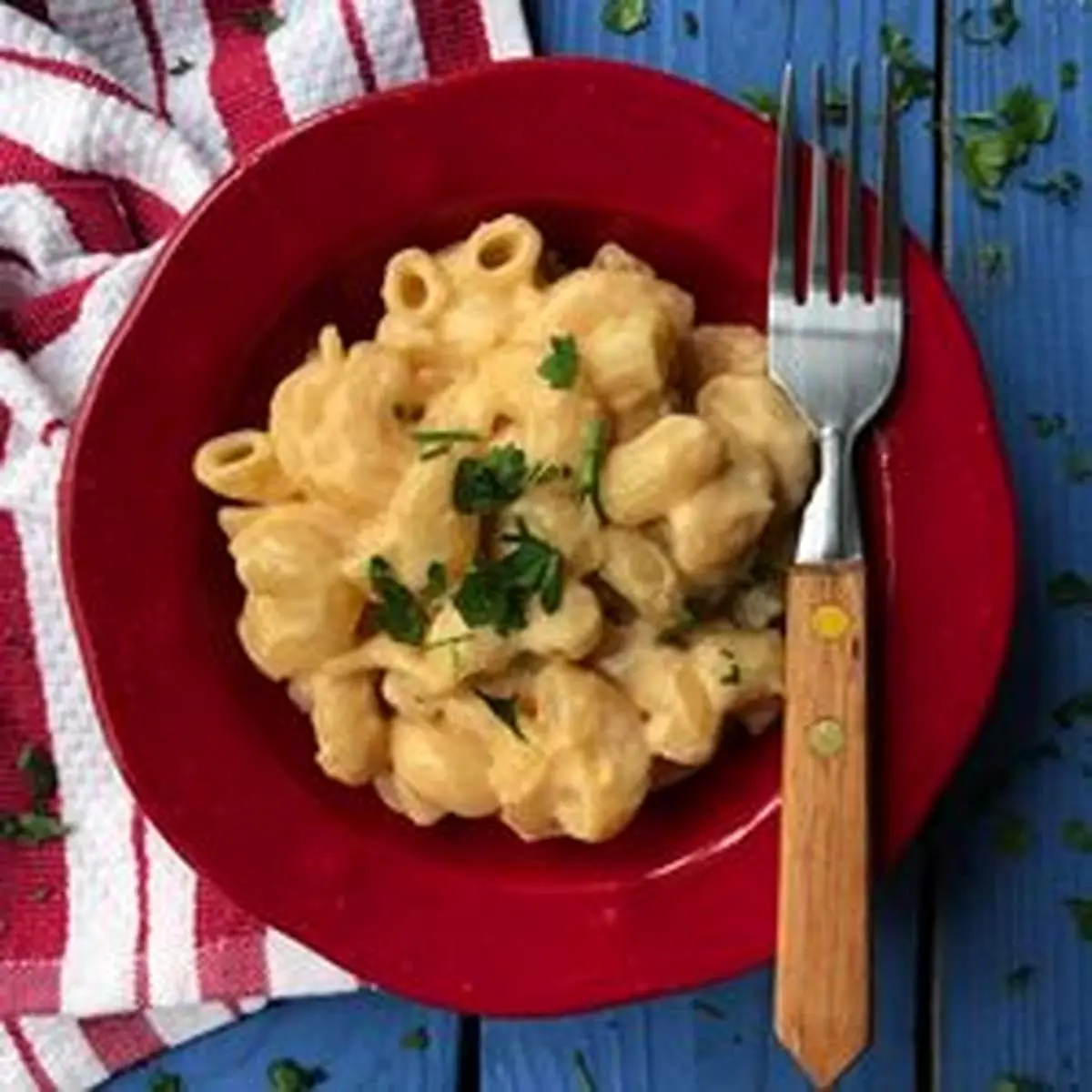 طرز تهیه ماکارونی با سس پنیری