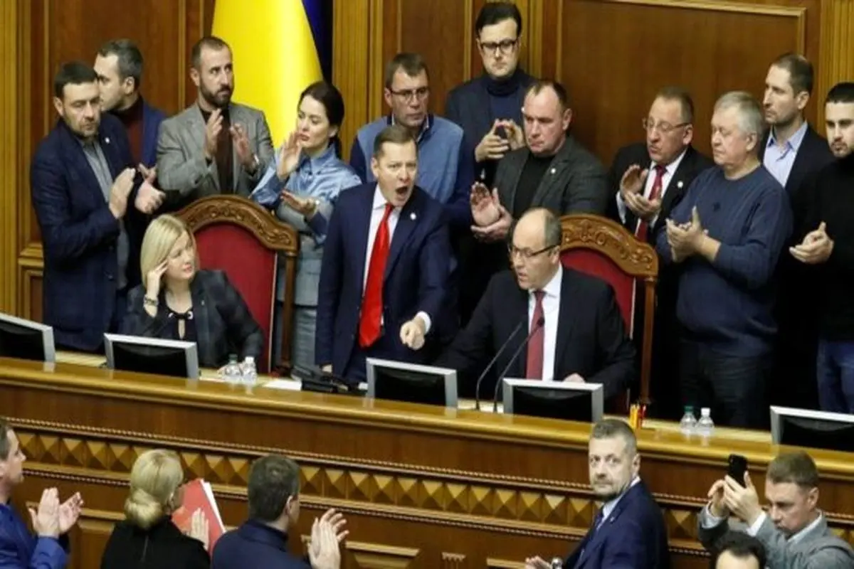 پارلمان اوکراین برای اعلام حکومت نظامی تصمیم می‌گیرد