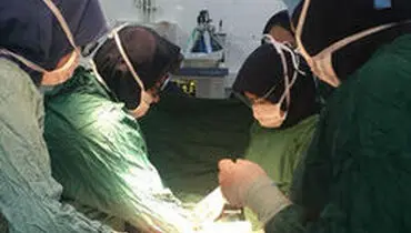 خارج کردن کیست ۱۷ کیلویی از شکم زن ۷۲ ساله