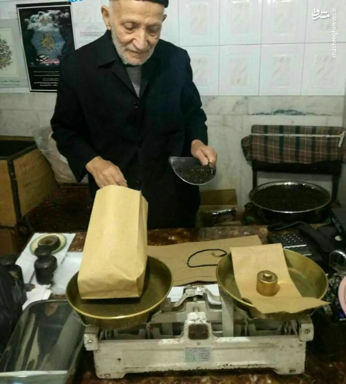 مغازهداری که حساب و کتاب سرش میشود +عکس
