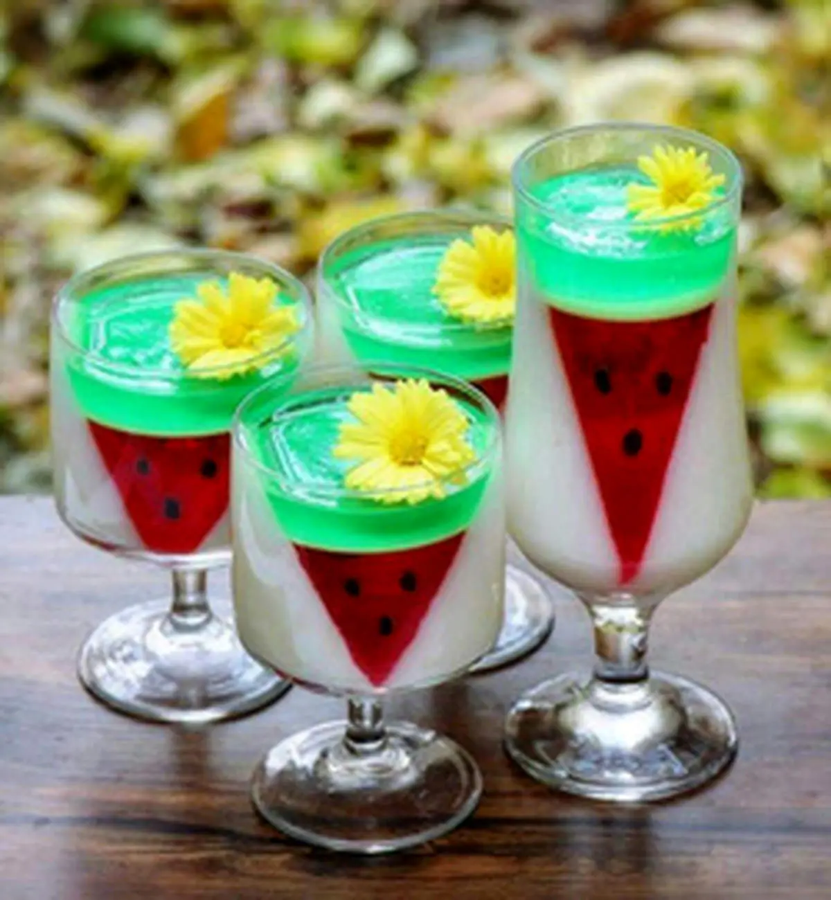 طرز تهیه ژله هندوانه‌ای مناسب شب یلدا