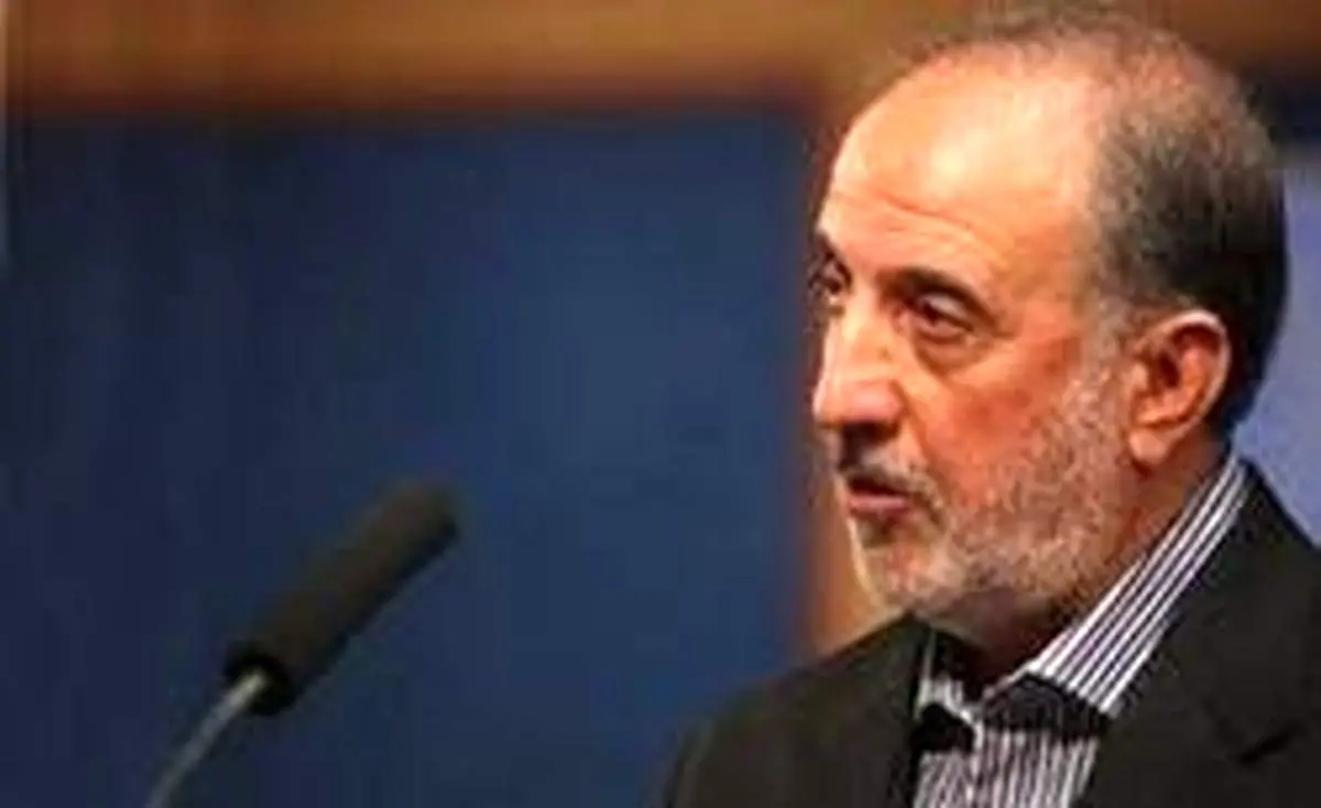 درختان هرس شده از نوعی توت نرک است که هرس پذیر است