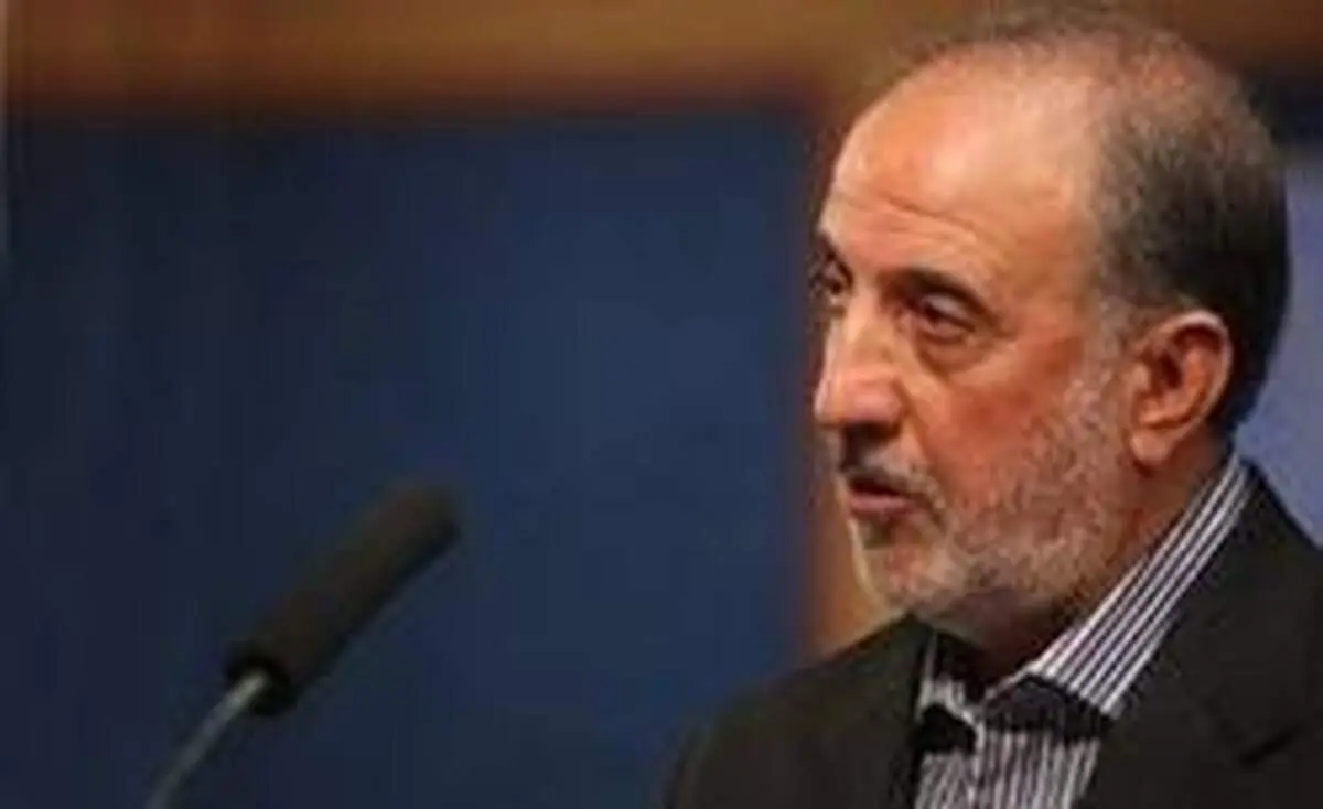 درختان هرس شده از نوعی توت نرک است که هرس پذیر است
