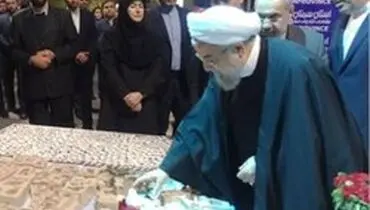 رونمایی «روحانی» از پرنده‌های صلح در سمنان