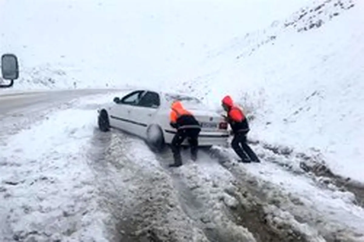 محور‌های هراز و کندوان سفیدپوش شد