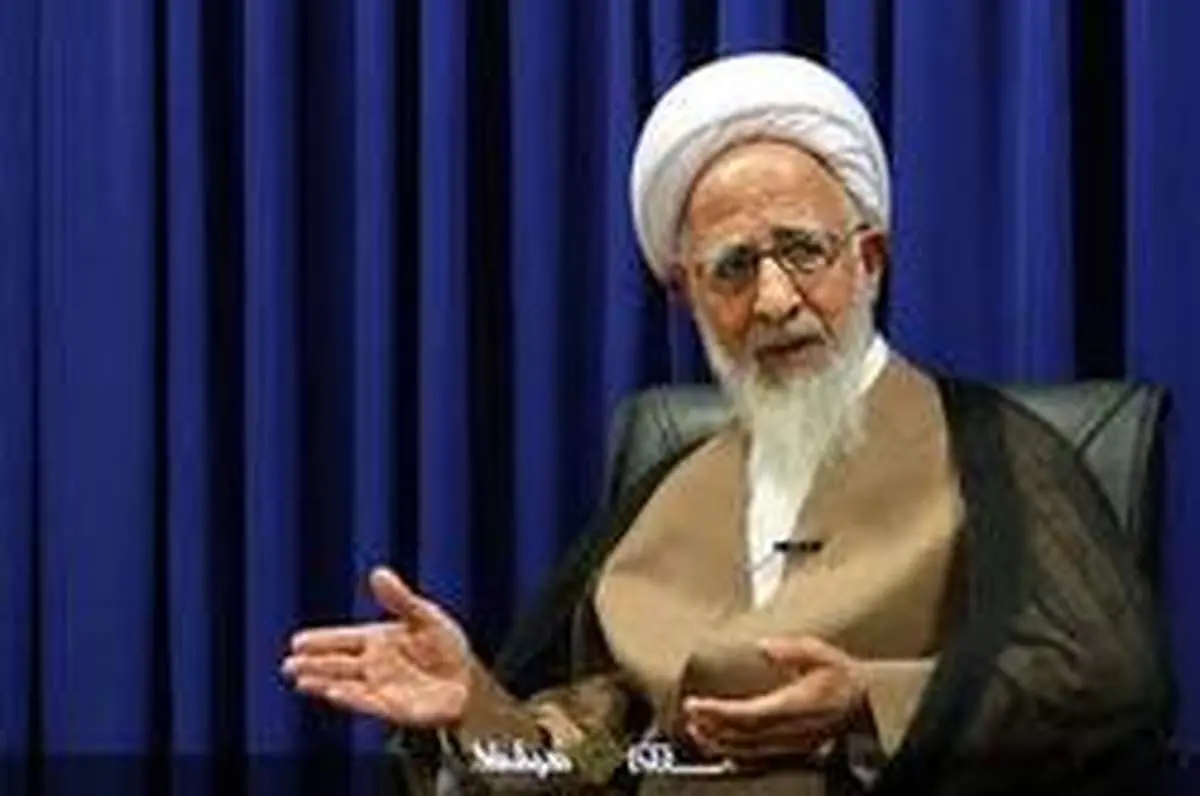 آیتالله جوادیآملی: نباید با «زور و فشار» مردم را دنبال خود بکشیم