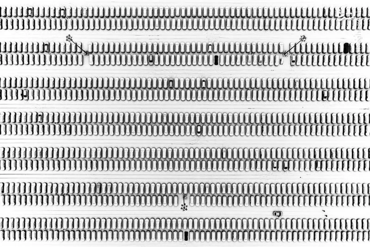 عکس هوایی دیدنی از یک پارکینگ برف گرفته در مسکو