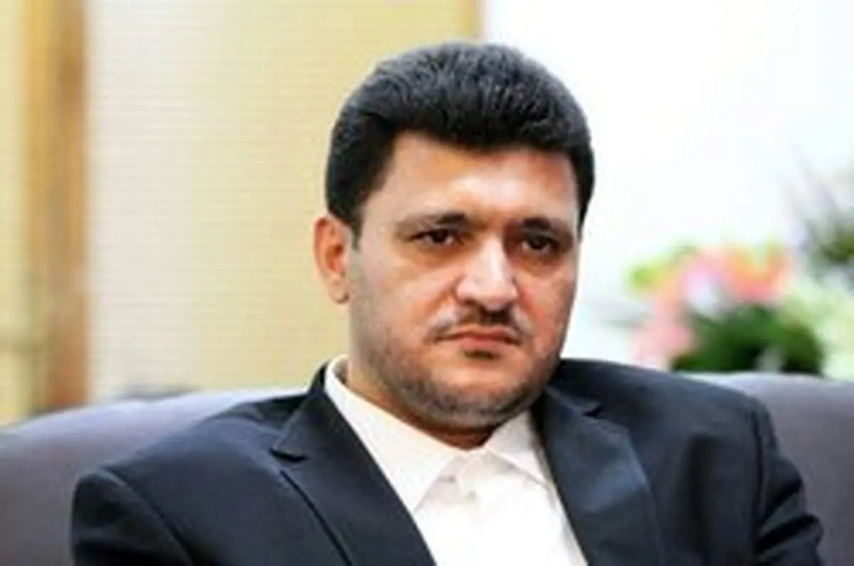 حرفهای تنها نماینده اصفهان که در استعفای نمایشی حضور ندارد