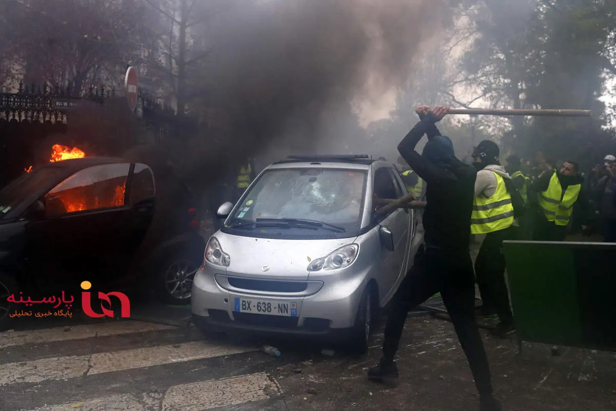 پلیس لباس شخصی در میان اغتشاشگران فرانسوی