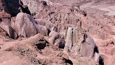 الهه نمک از مکان‌های دیدنی جزیره هرمز