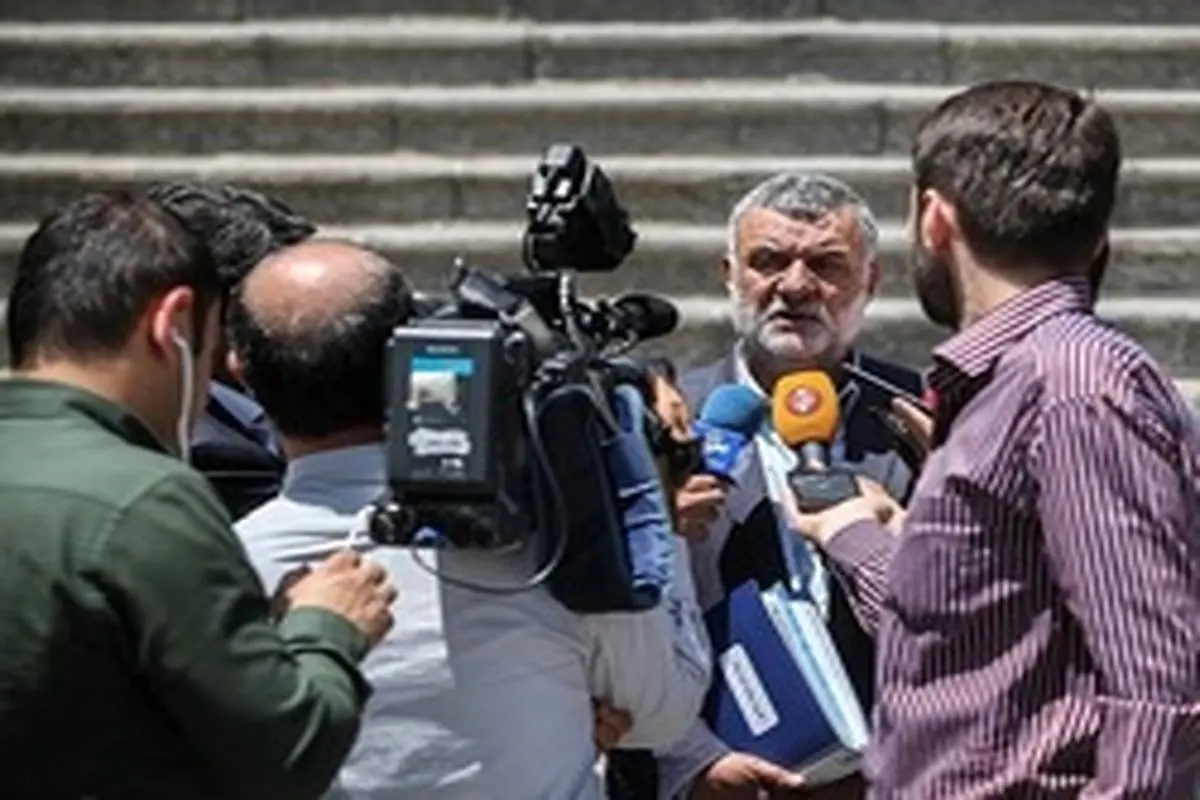 حجتی: قیمت منطقی مرغ باید نزدیک ۱۰ هزار تومان باشد