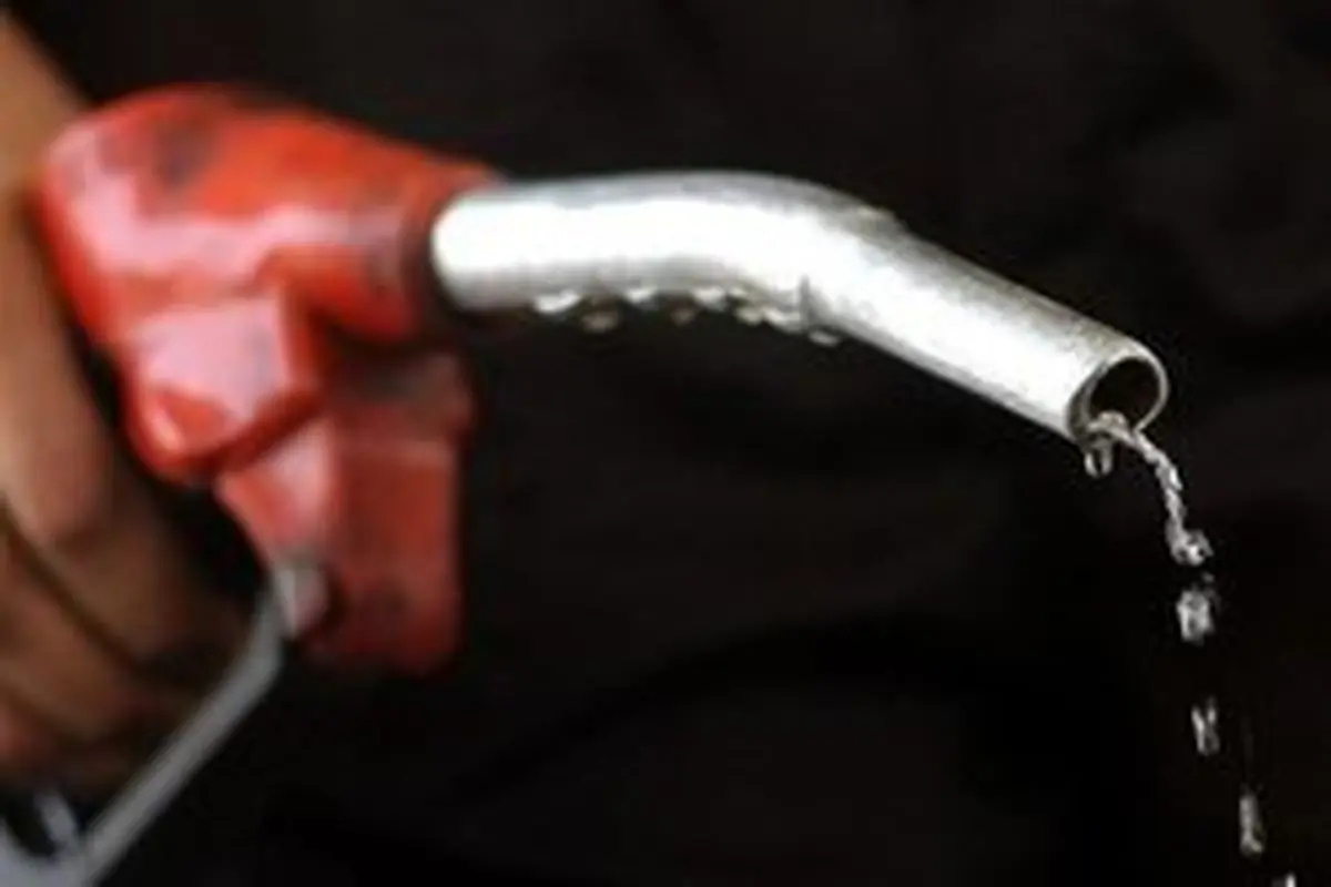 پیشنهاد مشاور وزیر نفت: بنزین را دونرخی کنید