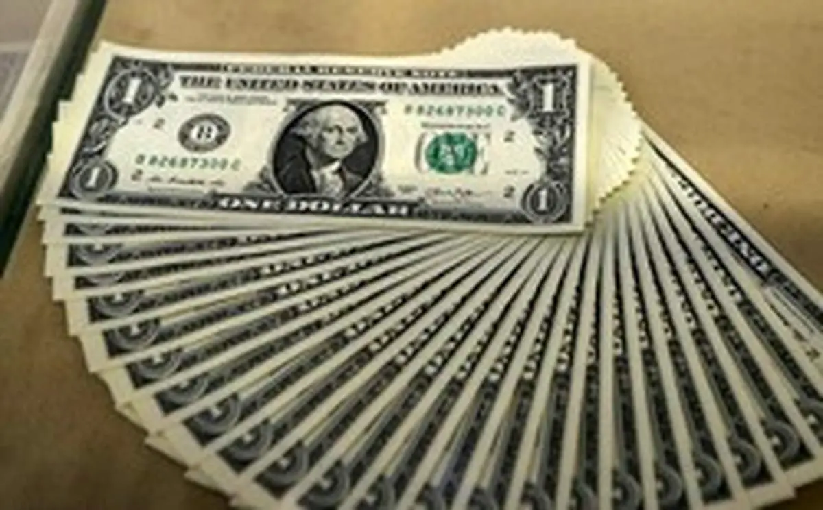 سکان بازار ارز در دست صرافی‌های بانکی
