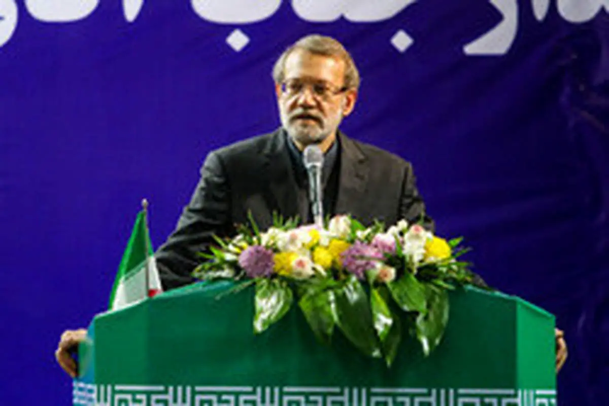 لاریجانی: انحراف از توسعه اقتصادی خیانت است