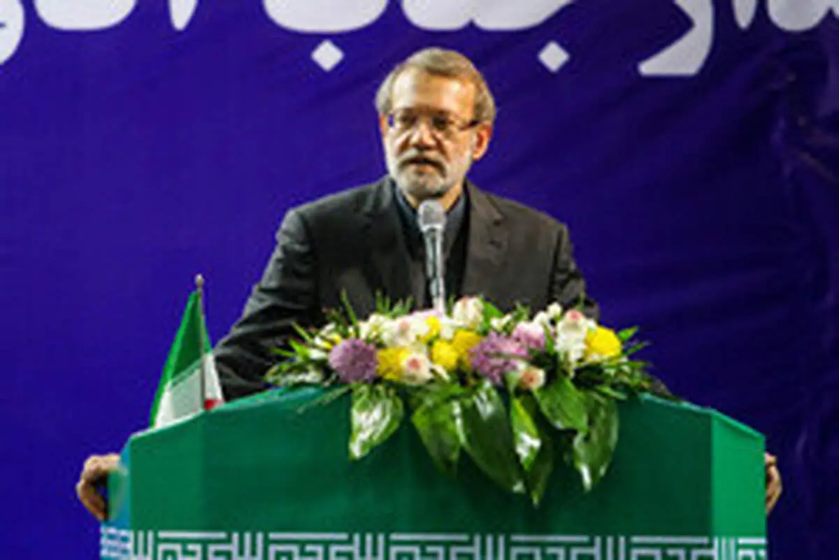 لاریجانی: انحراف از توسعه اقتصادی خیانت است