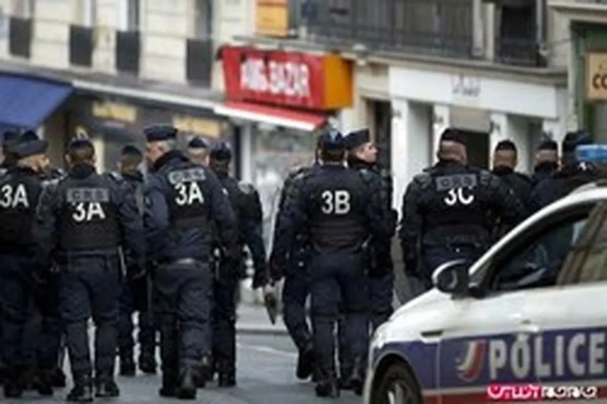 اعتراض به سبک پلیس فرانسه!