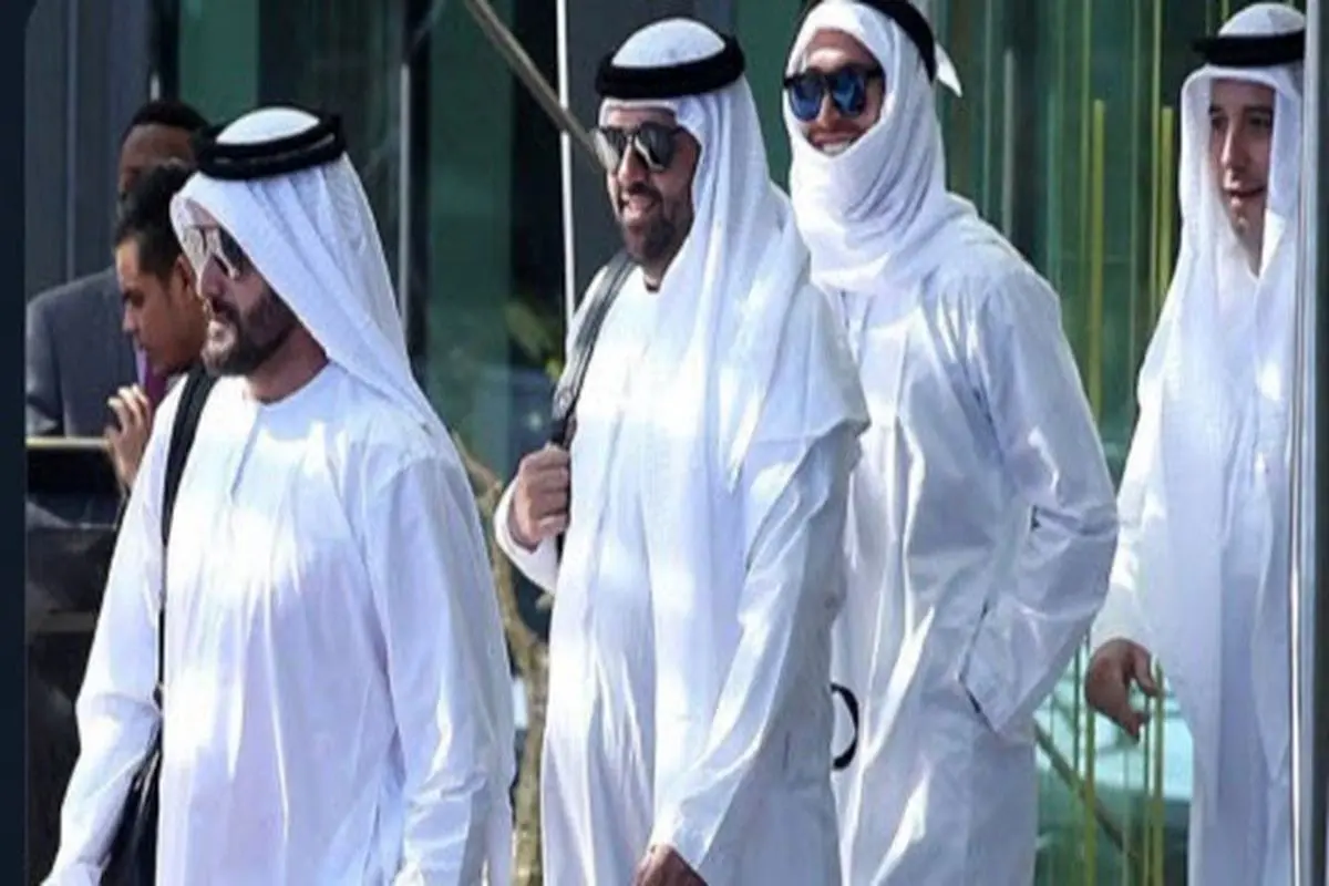 گشت و گذار راموس در امارات با لباس عربی +عکس