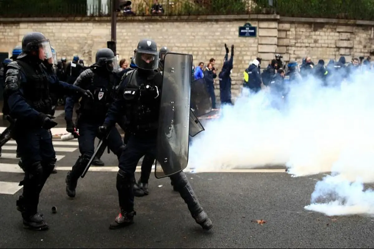 صحنه های کمتر دیده شده از درگیریهای جلیقه زردها با پلیس فرانسه