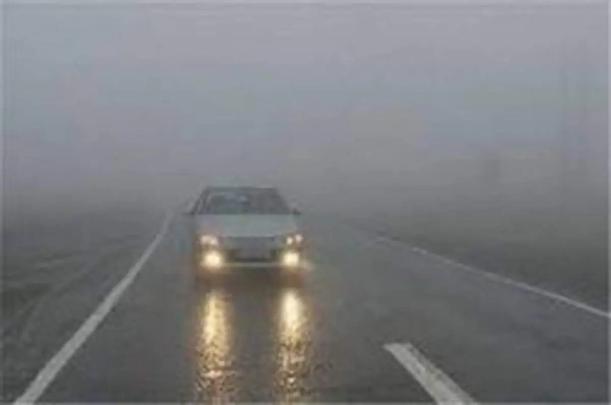 مه گرفتگی و مسدود بودن محورهای ۱۴ استان