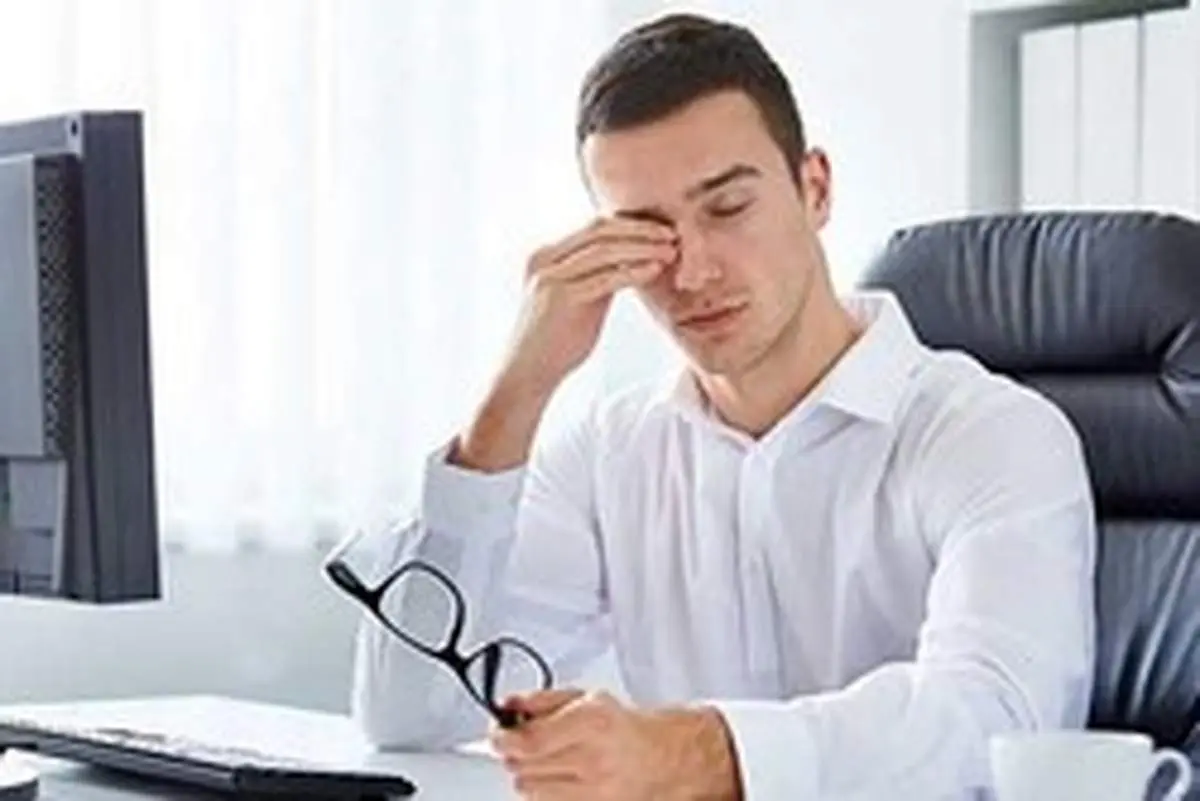 دلایل پریدن پلک چیست؟