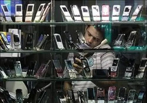 مغازه‌دار علاءالدین خریدار گوشی‌های سرقتی از آب درآمد + فیلم