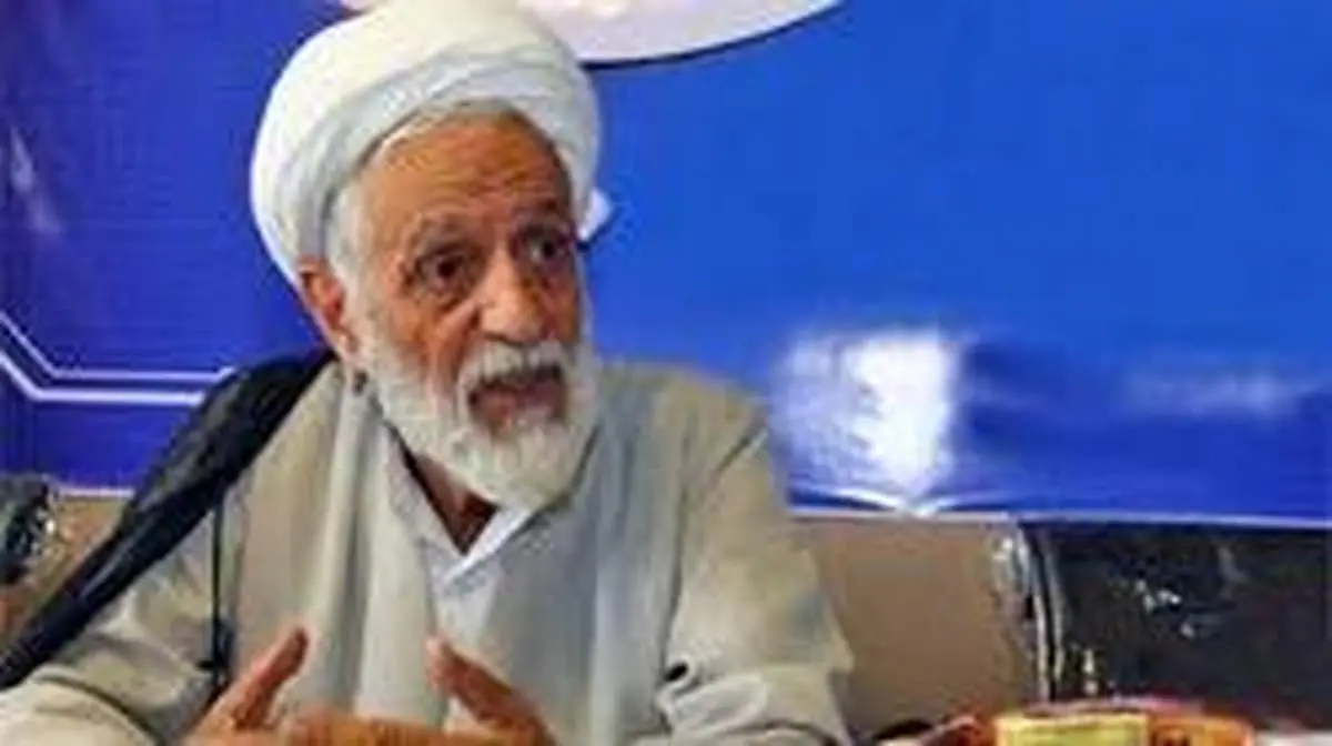 رهبر: نمیتوان برای اثبات لزوم تکلیف شبانه دانشآموزان به قرآن استناد کرد