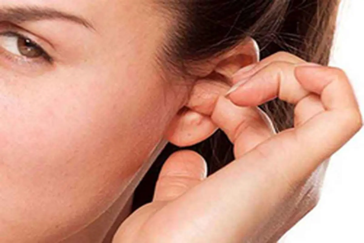 علل و درمان جوش در گوش