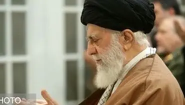 رهبر انقلاب بر پیکر آیت‌الله هاشمی‌شاهرودی اقامه نماز می‌کنند