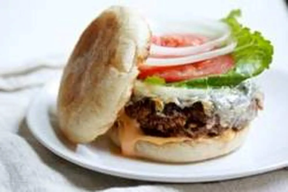 طرز تهیه همبرگر و قارچ با مایکروفر
