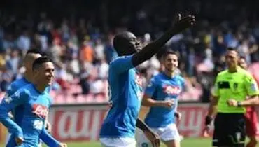 حمایت مرتنس از هم تیمی‌اش علیه نژادپرستی