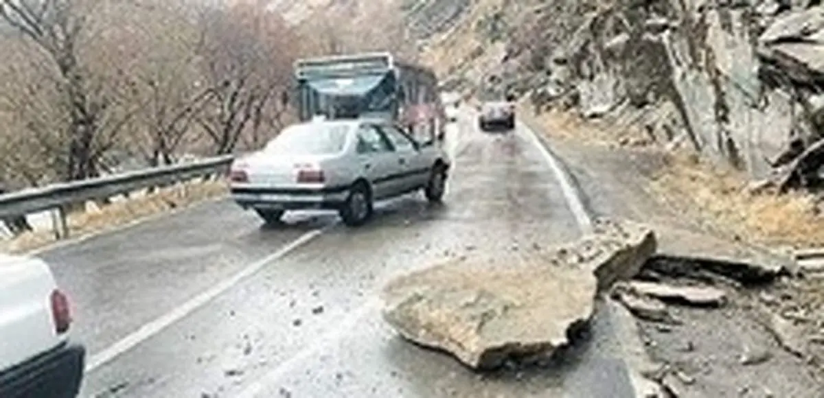 ورود مدعی العموم به ریزش سنگ در جاده چالوس
