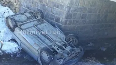 سقوط سرویس دانش آموزان روستایى از پل +عکس