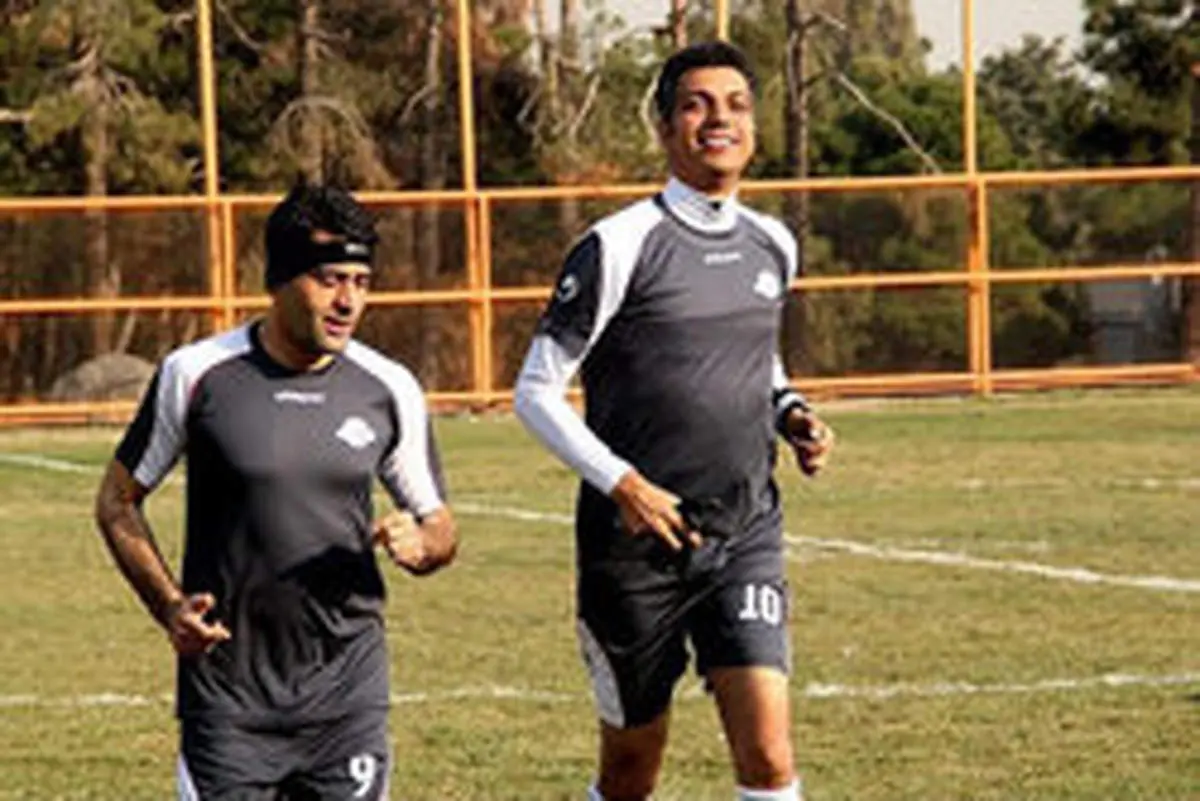 فردوسیپور: حنیف عمرانزاده لهم کرد!