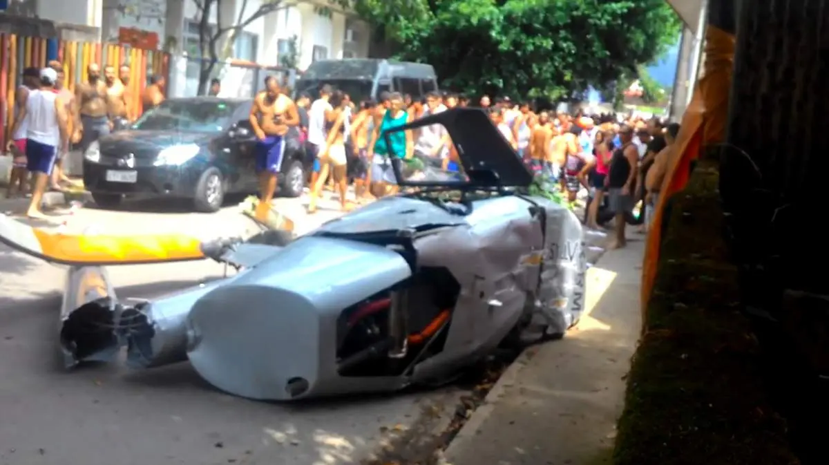 لحظه سقوط مرگبار هلیکوپتر گردشگران در برزیل