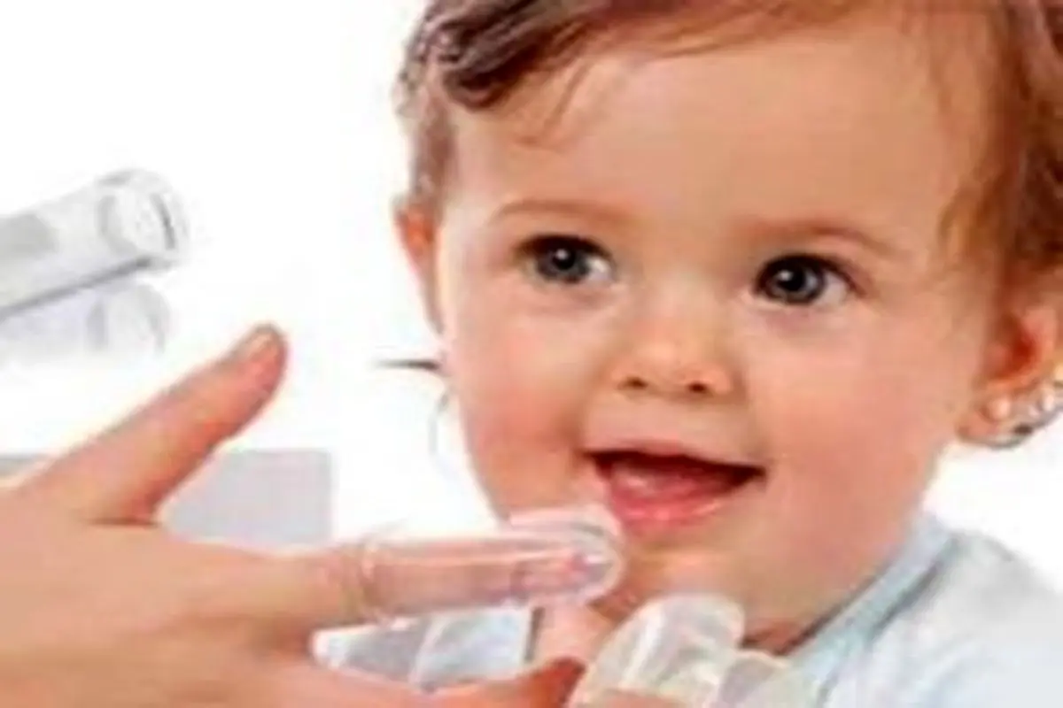 استفاده از مسواک انگشتی برای کودکان