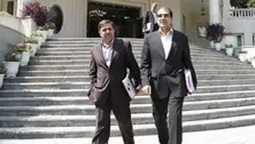 آیا وزرا با استعفایشان پشت دولت را خالی کردند؟