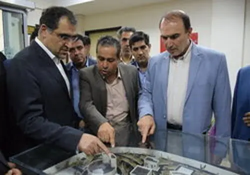 عکس جنجالی رضا گلزار با وزیر بهداشت